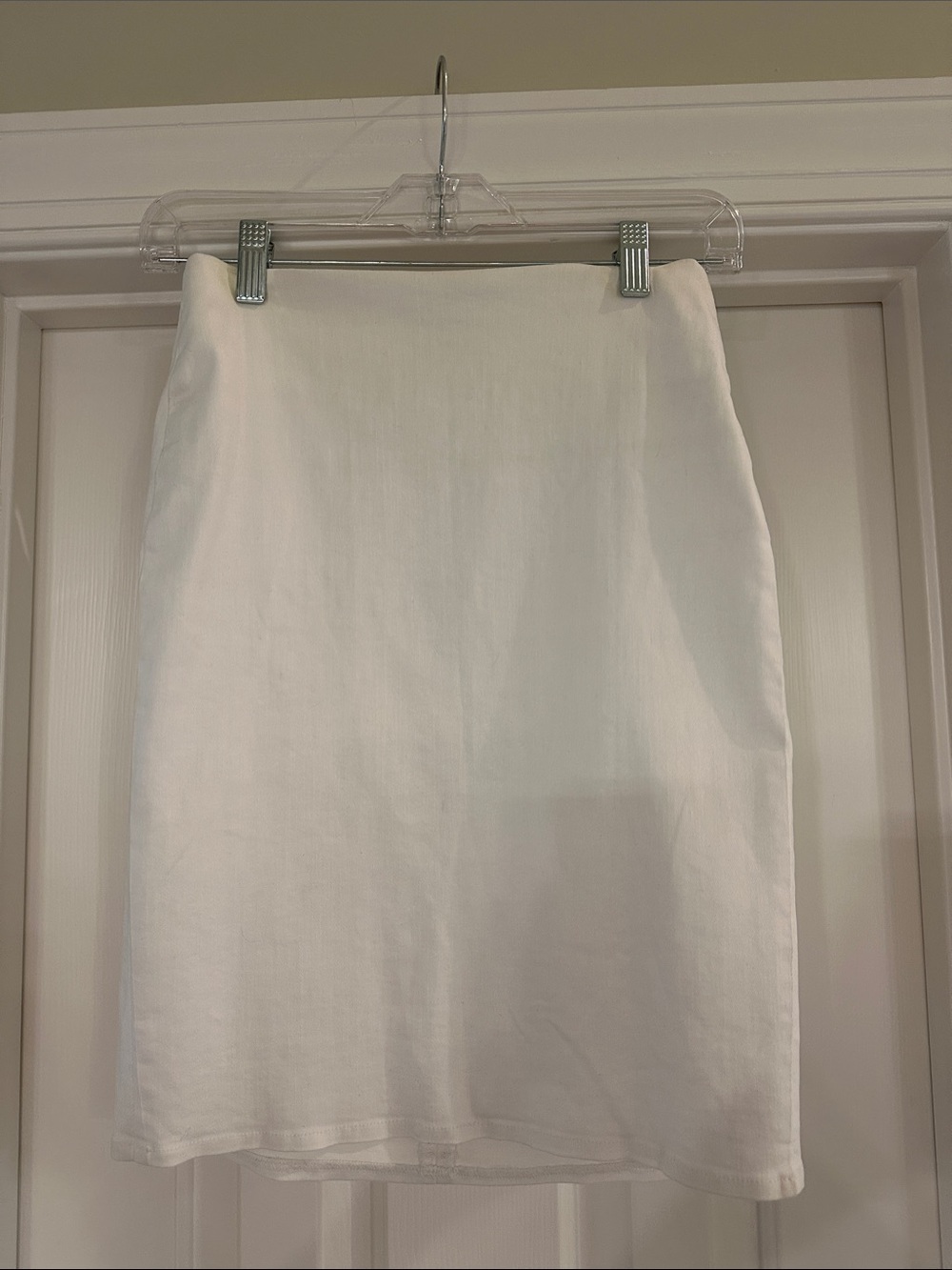 Classic White Fitted Cotton Pencil Skirt